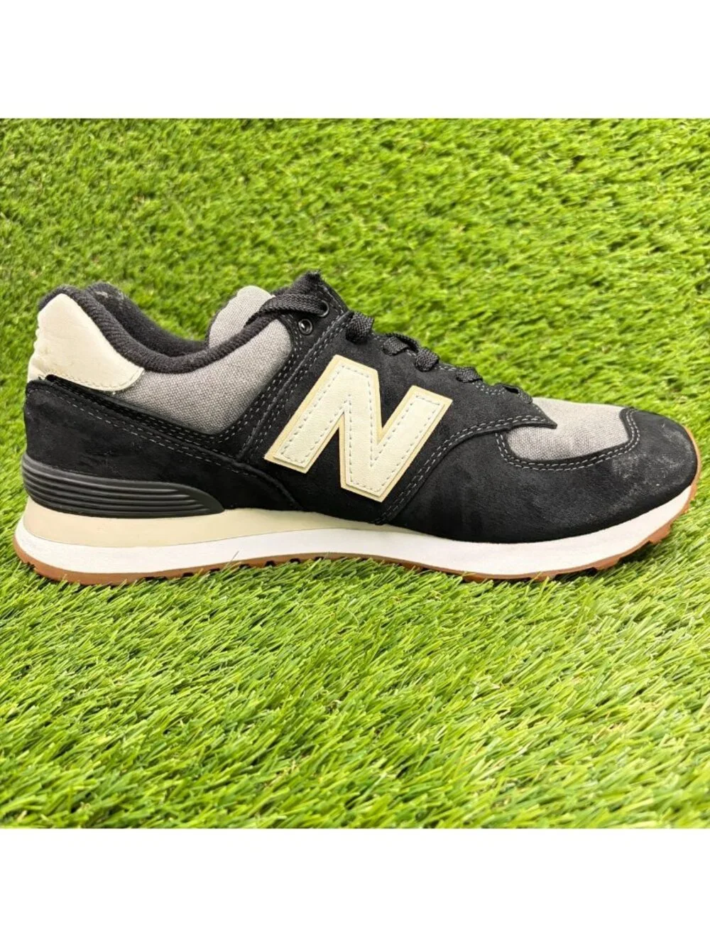 New Balance 574 Mens Size 9.5 Black Gray Athletic Running Walking Shoes Sneakers